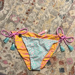 VS reversible Lg bikini bottoms multi color